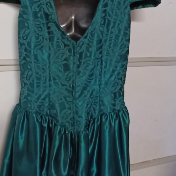 Formal emerald green dress size 15/16 - Picture 6 of 8